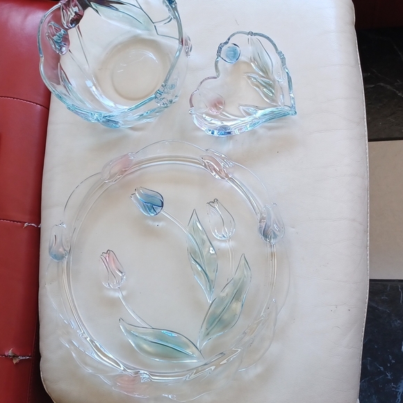 Mikasa Crystal 14 1/4 inch raised Cake Plate, 8" round bowl, 6" heart bowl set - Picture 1 of 6